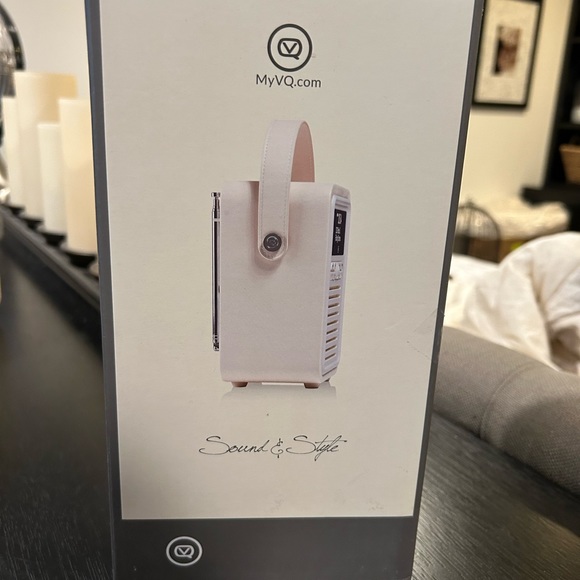 Retro Style MyVQ Retro Mini Bluetooth Speaker FM Radio Cream HTF in Box Portable - Picture 11 of 11